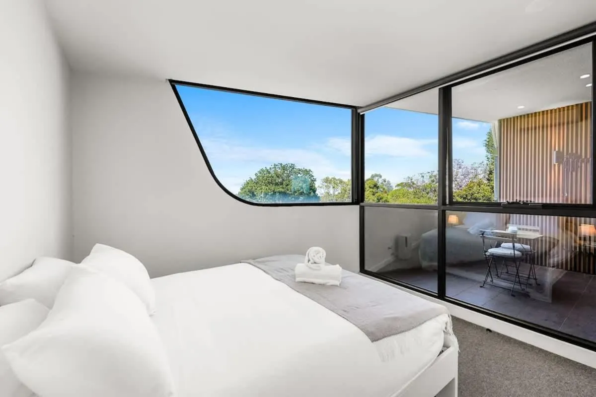 Perfectly Located Executive 1BR at Caulfield North — 2
