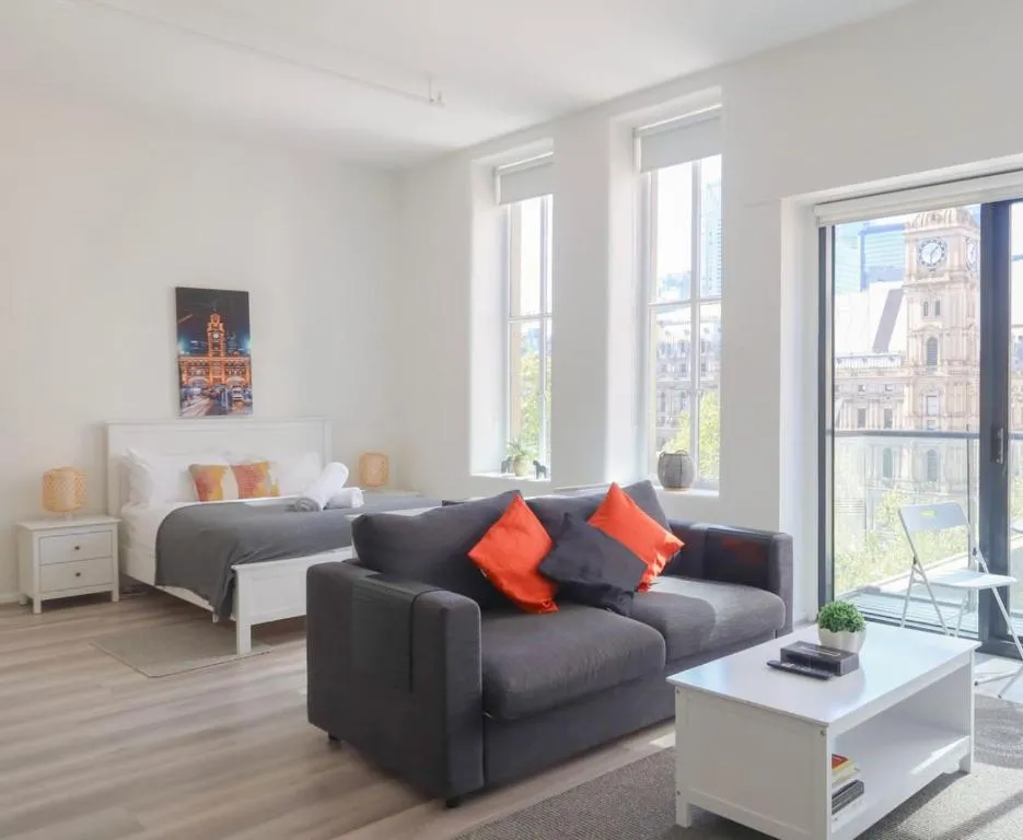 Private Apartment The Clocktower Light and Airy Studio on Bourke St