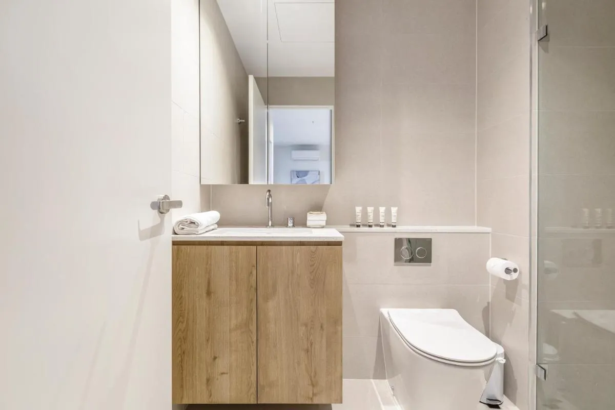 Quaint Stylish Hideout in Trendy South Melbourne — 3