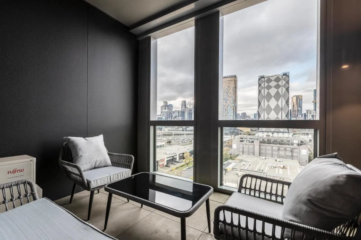 Quaint Stylish Hideout in Trendy South Melbourne — 2