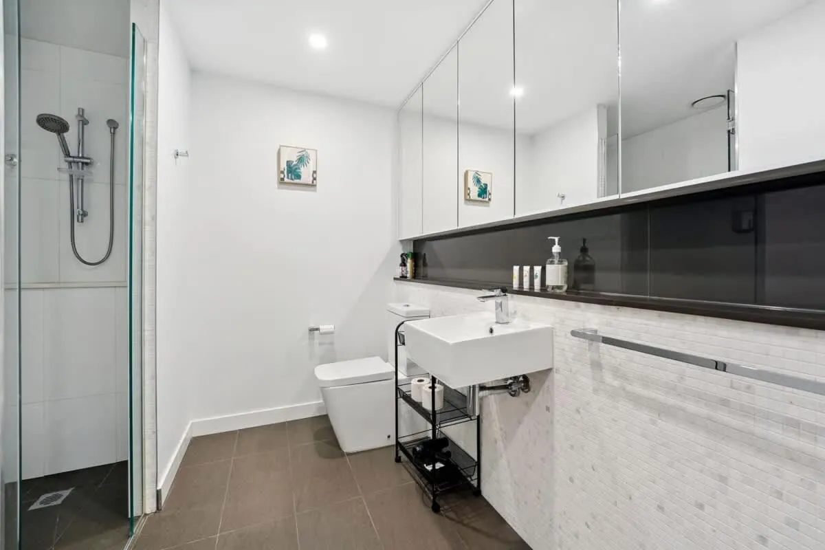 Riverina – Ultimate Footscray Getaway with parking — 3