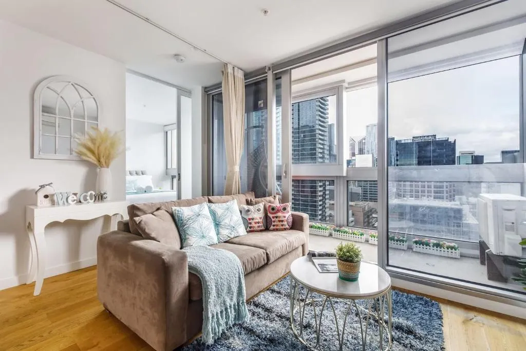 ‘Rose Lane Retreat’ Discover Melbourne City Charm