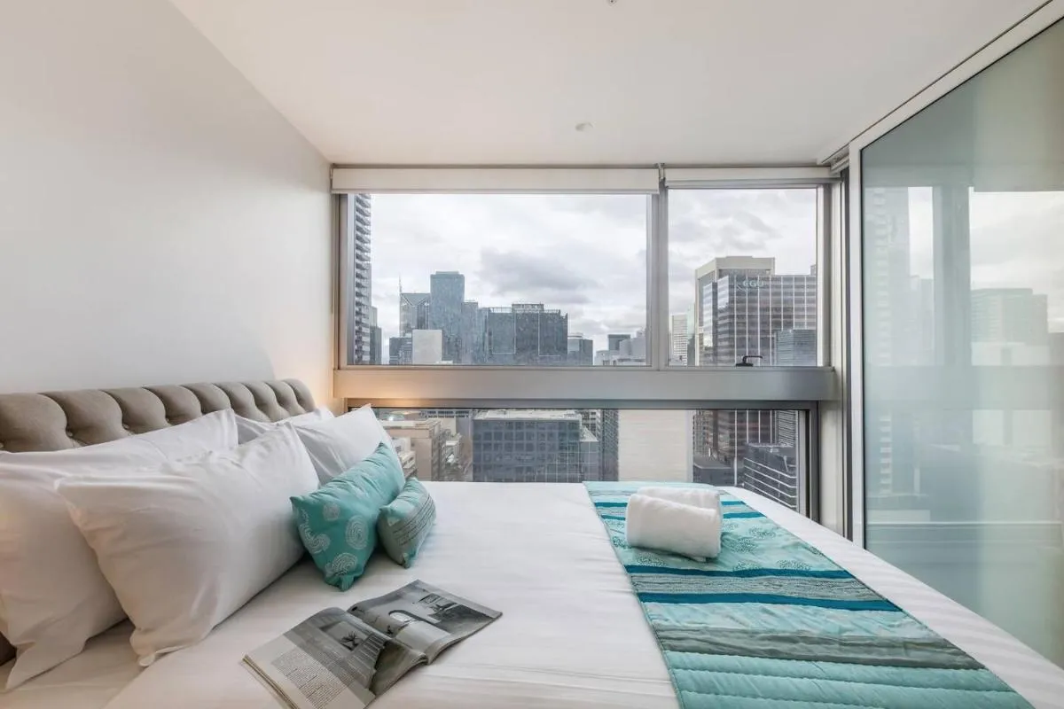 ‘Rose Lane Retreat’ Discover Melbourne City Charm — 2
