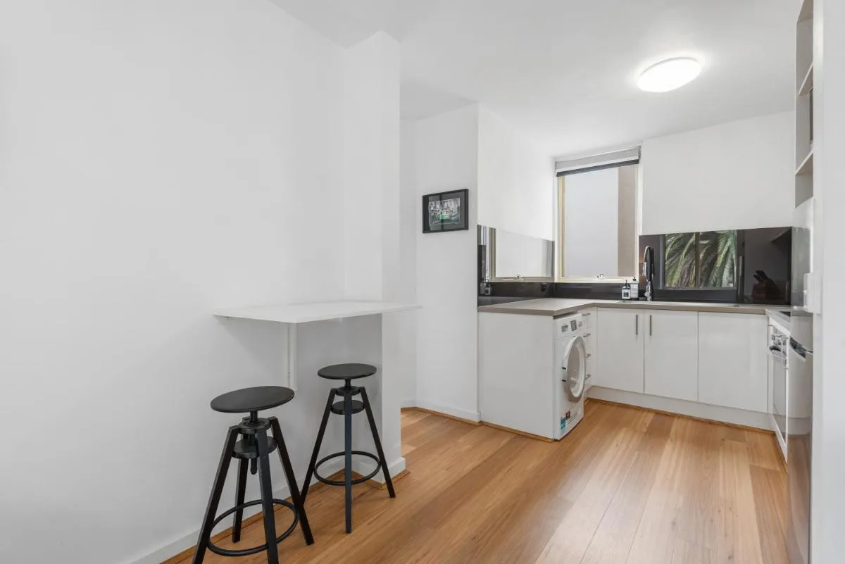 Serenity in South Yarra — 3