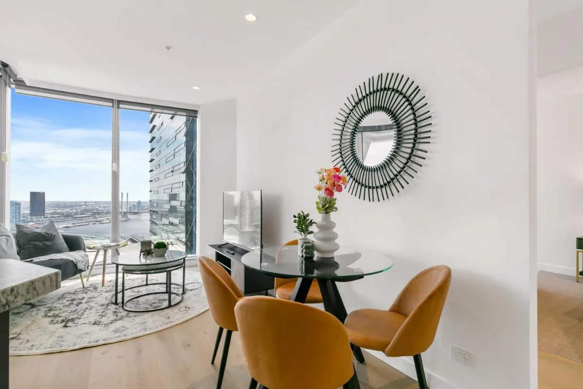 SkyHigh 2BR w Stunning River Views, Gym & Pool — 5