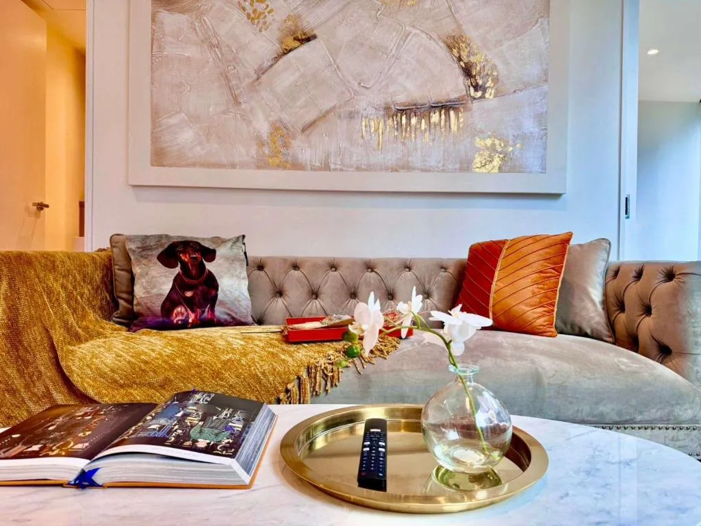 Sky High 2 Bedroom Apt Melbourne CBD Stay