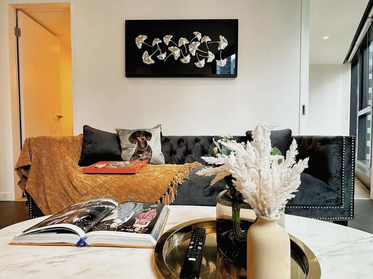 Sky High 2 Bedroom Apt Melbourne CBD Stay — 2
