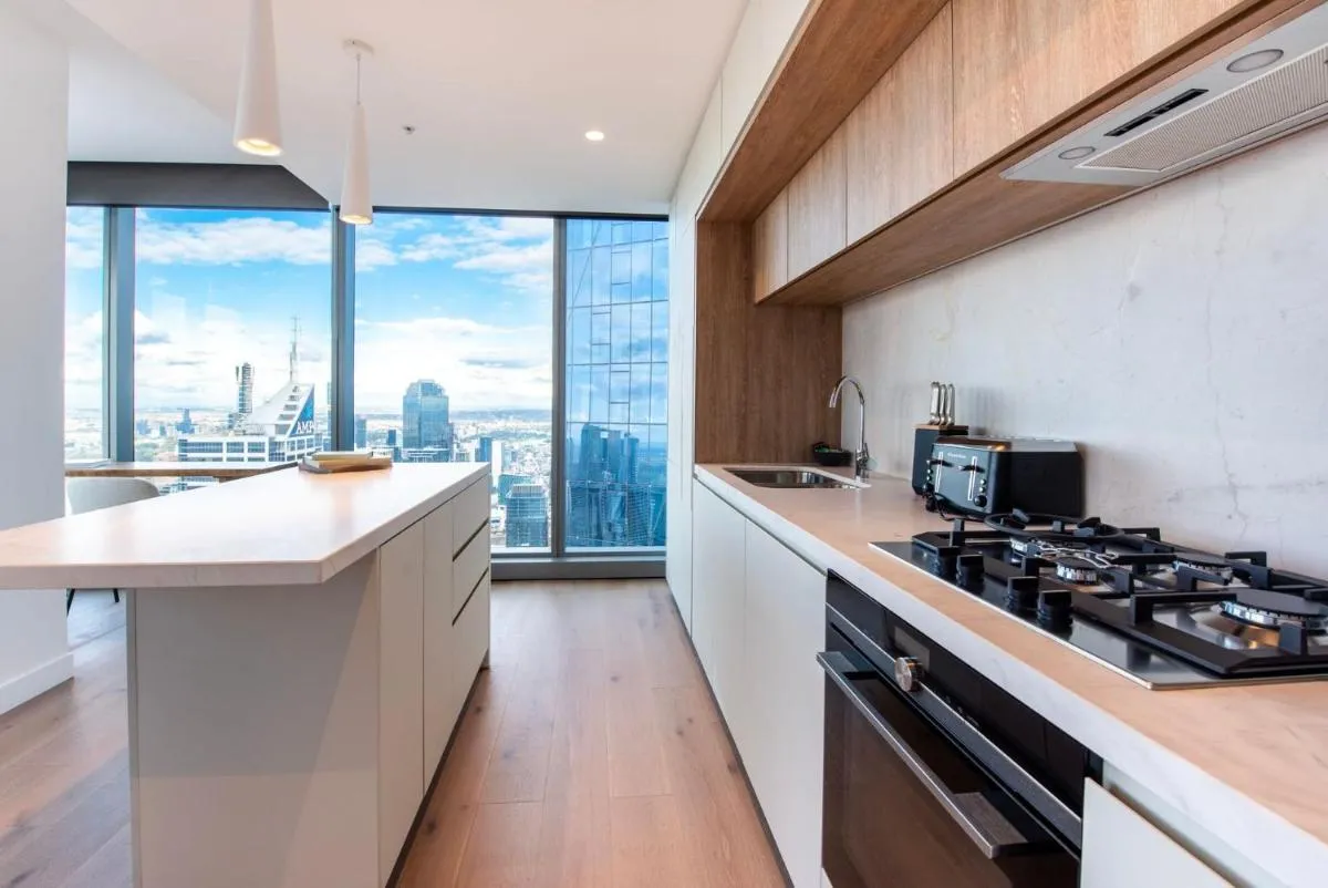Sky High Serenity Luxe Apartment on Level 66 — 5