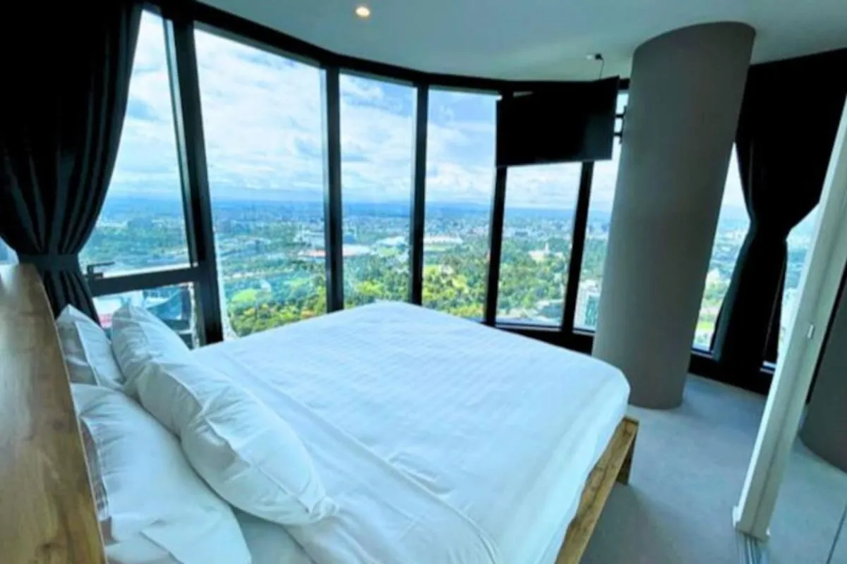 Sky High View 2 Bedroom Apartment in Southbank — 2