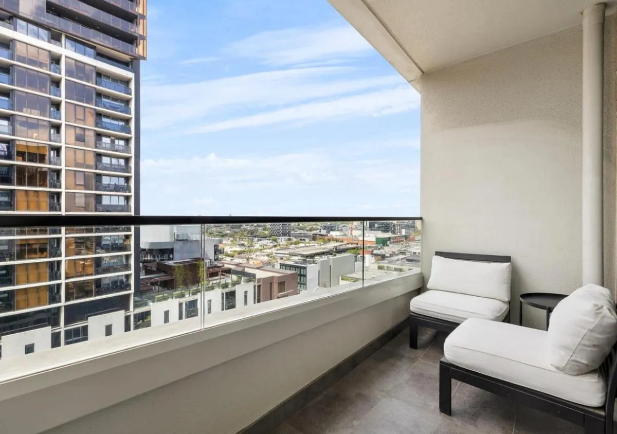 South Yarra Luxury Apartment Queen Bedroom WIFI — 5
