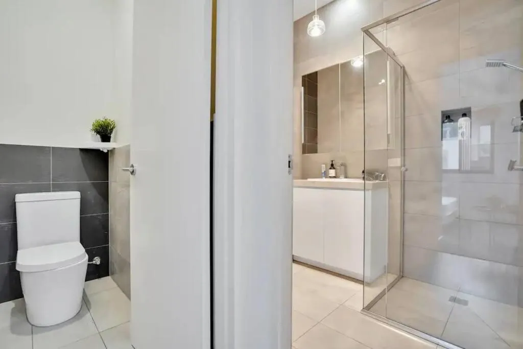 Spacious townhouse — 3