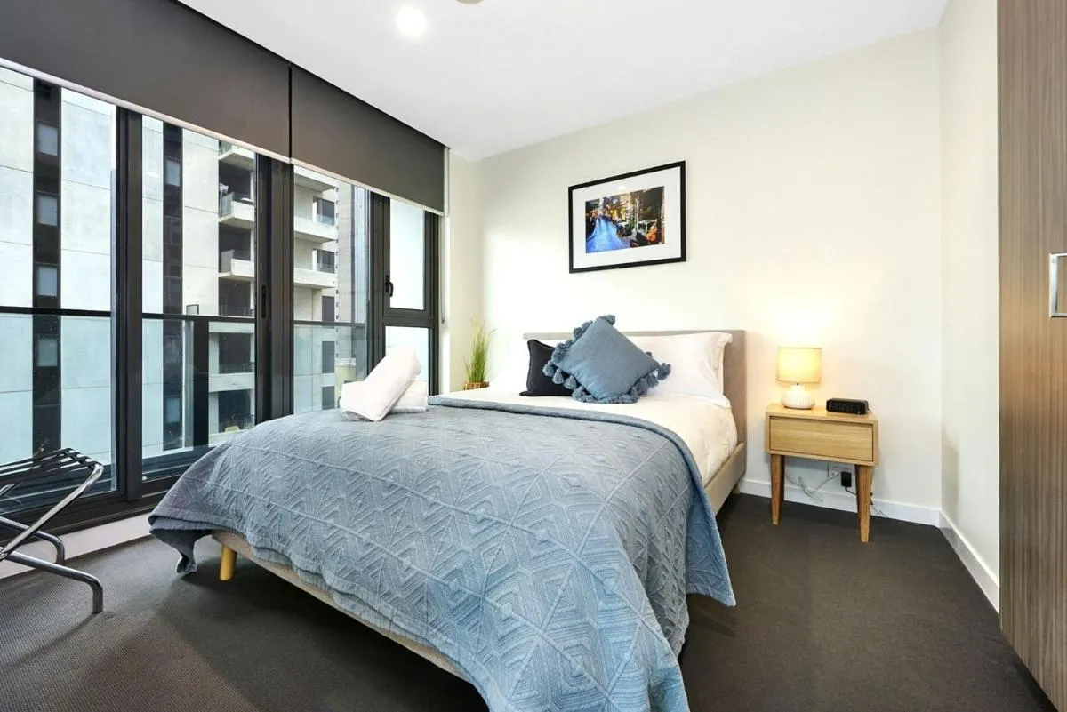 Spencer St Serenity Stylish Urban Escape in the CBD — 2