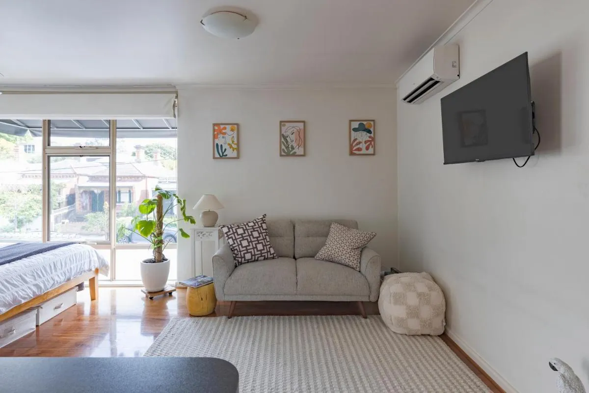 St Kilda Studio Apartment walking distance to the beach — 5