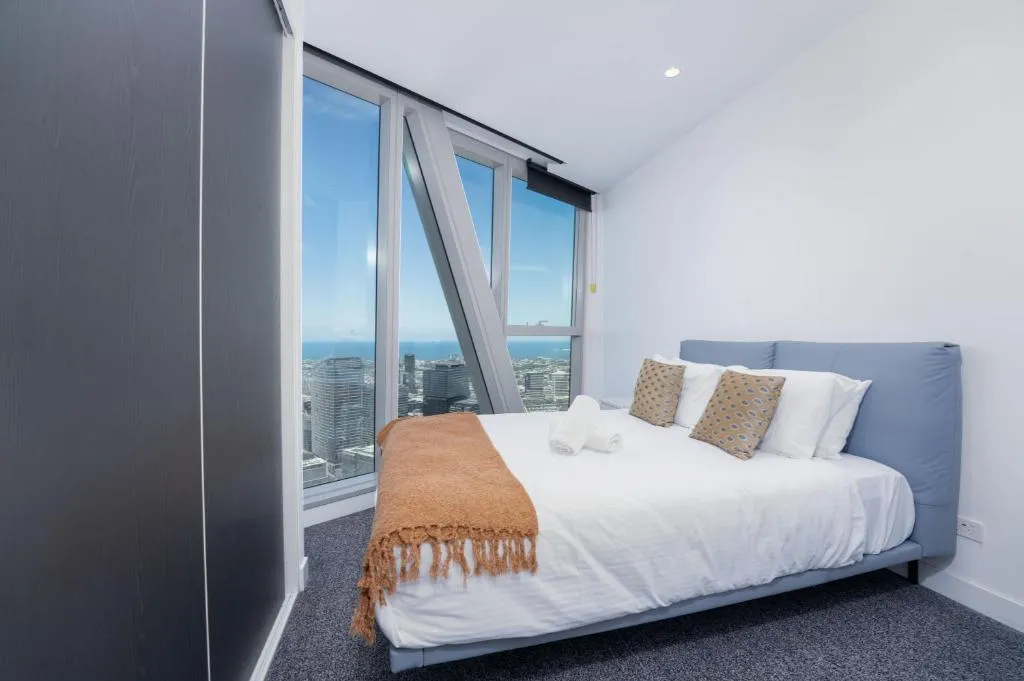 Stunning HighLevel 2br at WSP