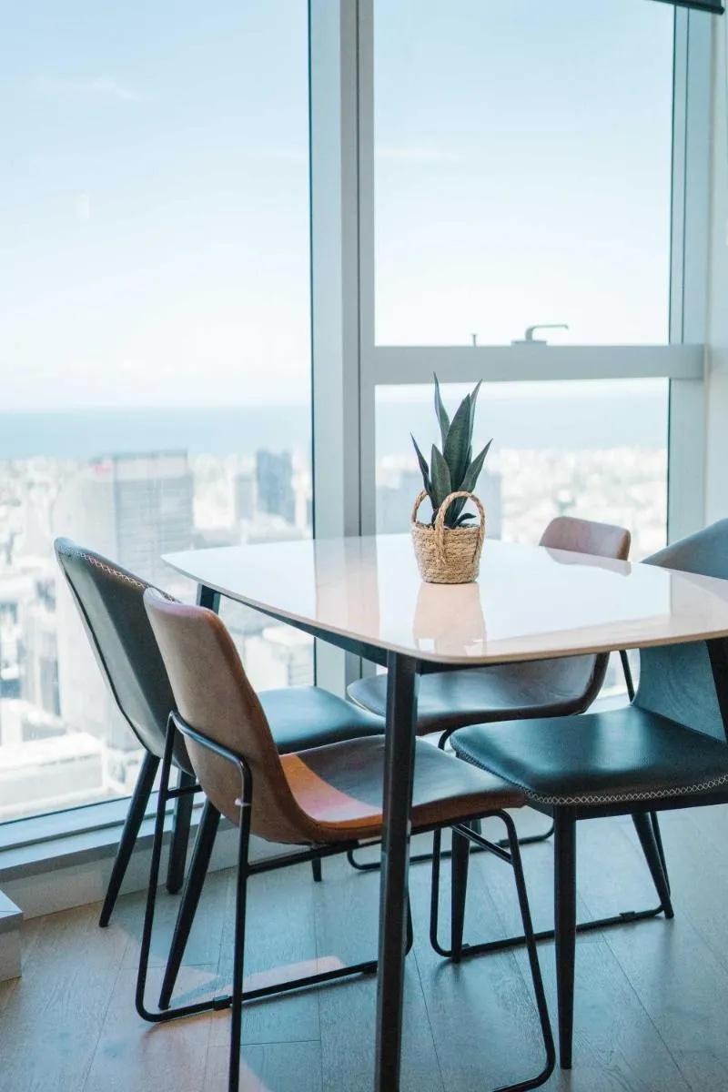 Stunning HighLevel 2br at WSP — 4