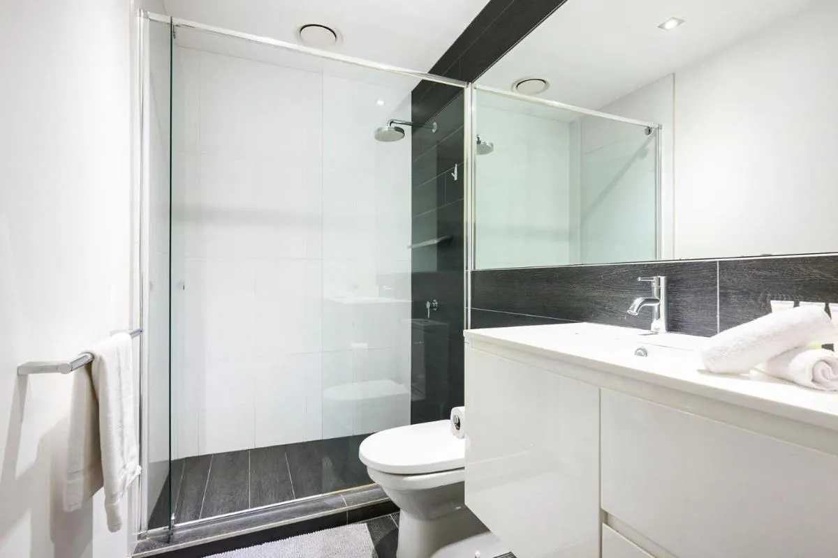 Stylish 1 Bedroom Retreat in St Kilda w Car Park — 3