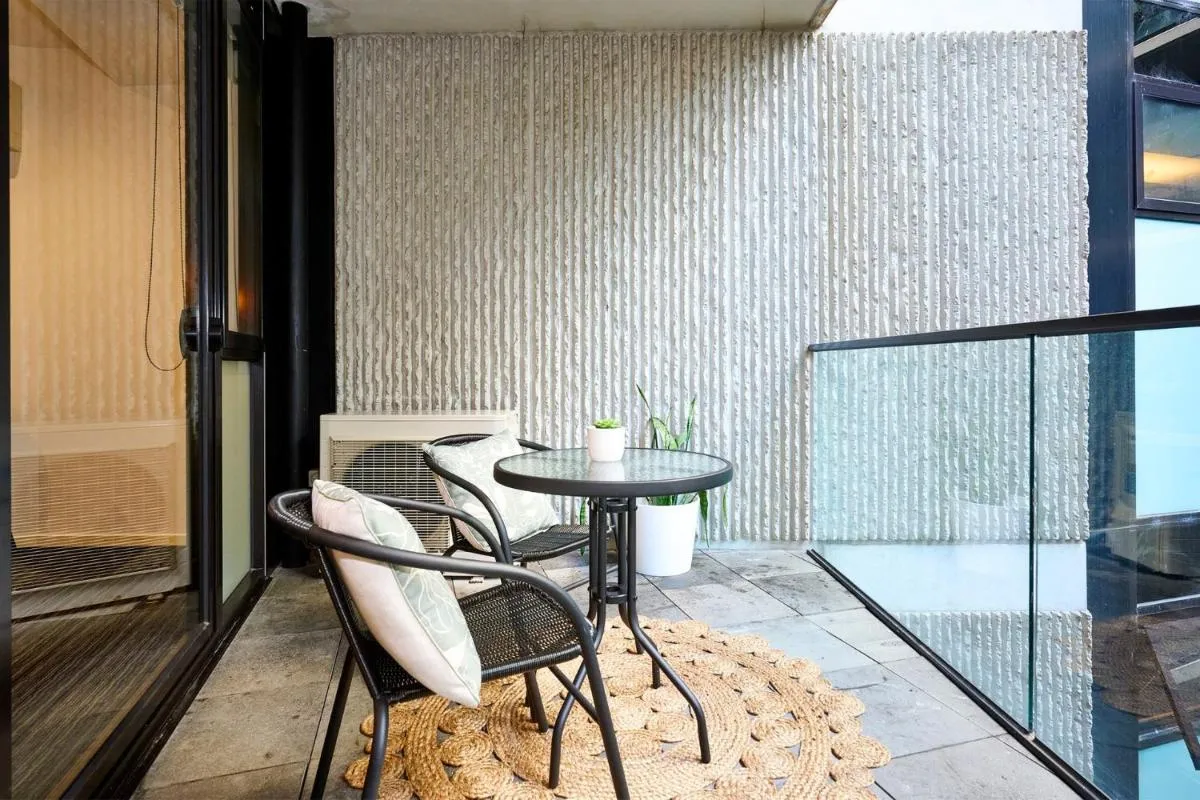 Stylish 1 Bedroom Retreat in St Kilda w Car Park — 4