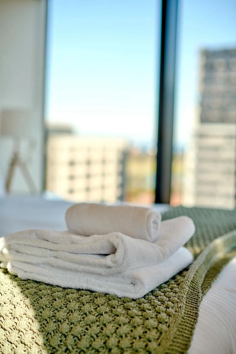 Stylish 2BR Apartment St Kilda Rd w Pool Parking — 4