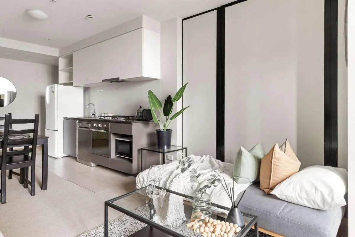 Stylish 2BR City Escape on Collins with Views — 5