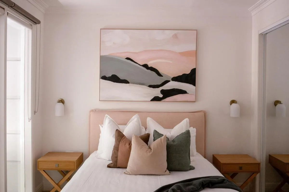 Stylish 3-Bedroom in the Heart of South Yarra — 2