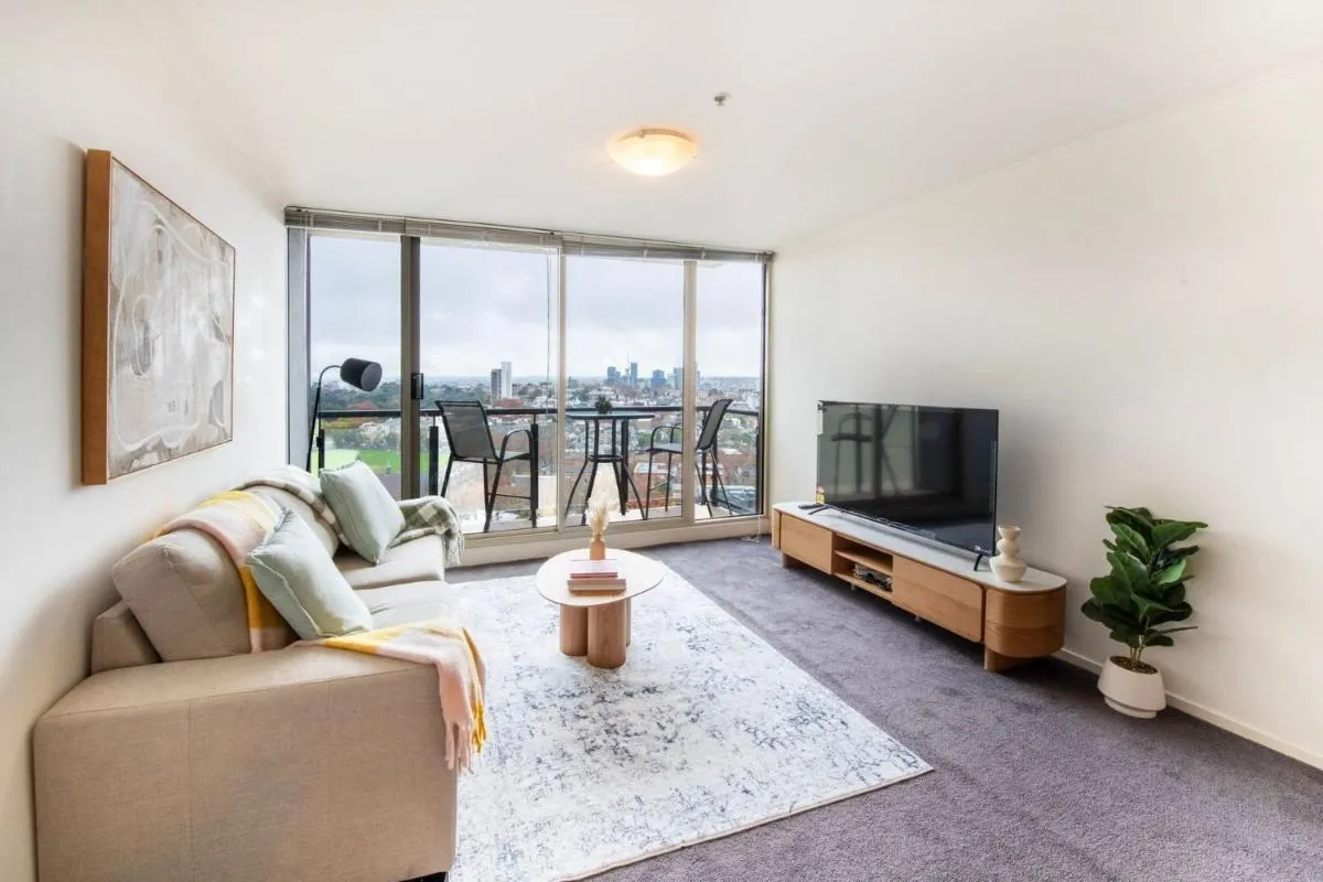 Stylish Cosy Gem w Pool, Tennis Court, & Parking — 5