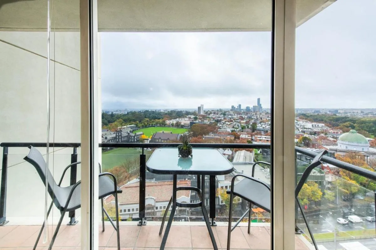 Stylish Cosy Gem w Pool, Tennis Court, & Parking — 4