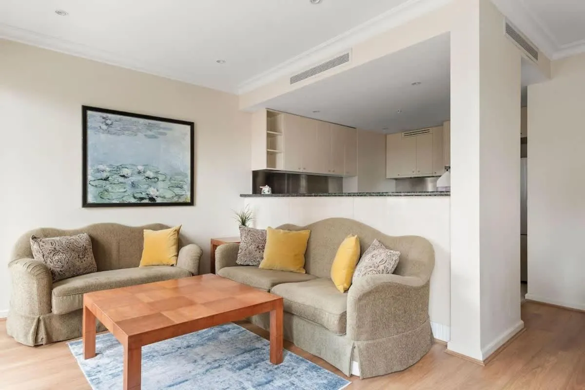 Stylish & Cozy 4BR Retreat with FREE Parking — 4