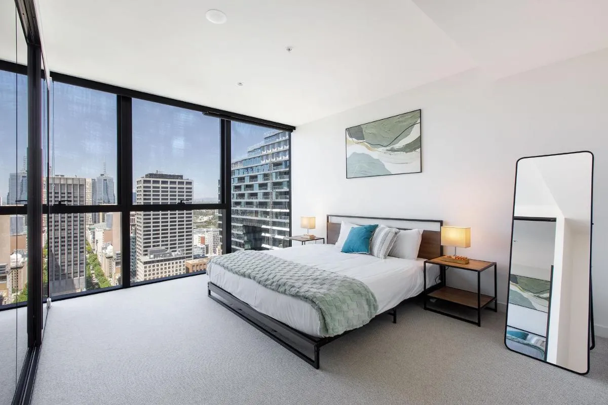 Stylish & Spacious NYC Style, Central CBD 3BR Apt — 3
