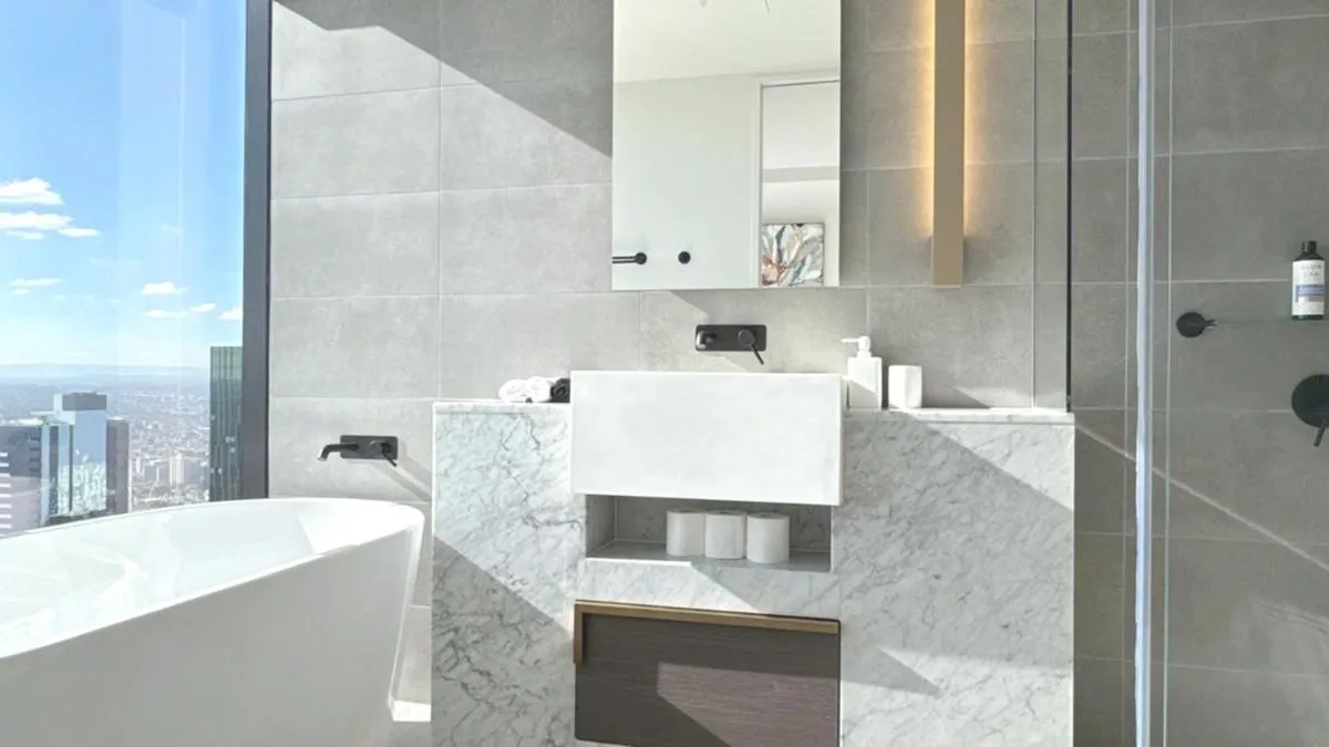 Top CBD Skyline Luxury 2 Beds, 2 Baths Free Parking — 3