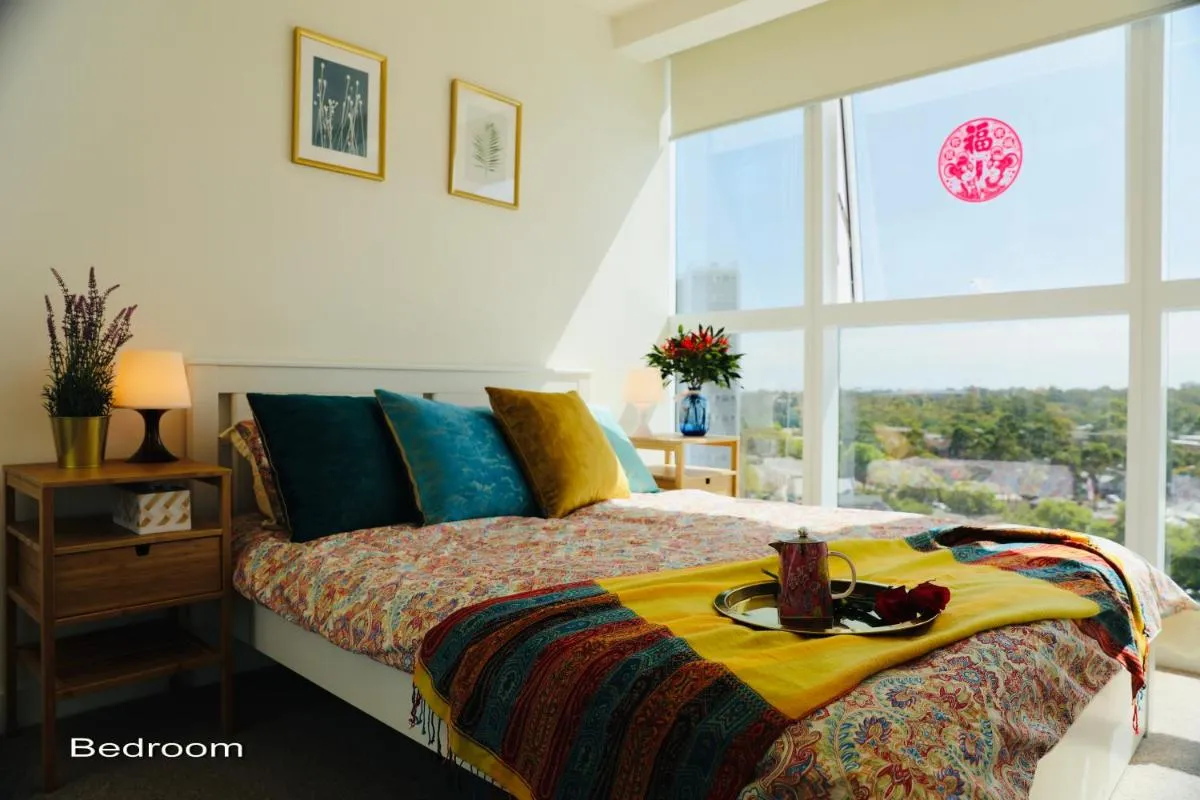 Two Bedroom Apartment In North Melbourne with Parking — 2