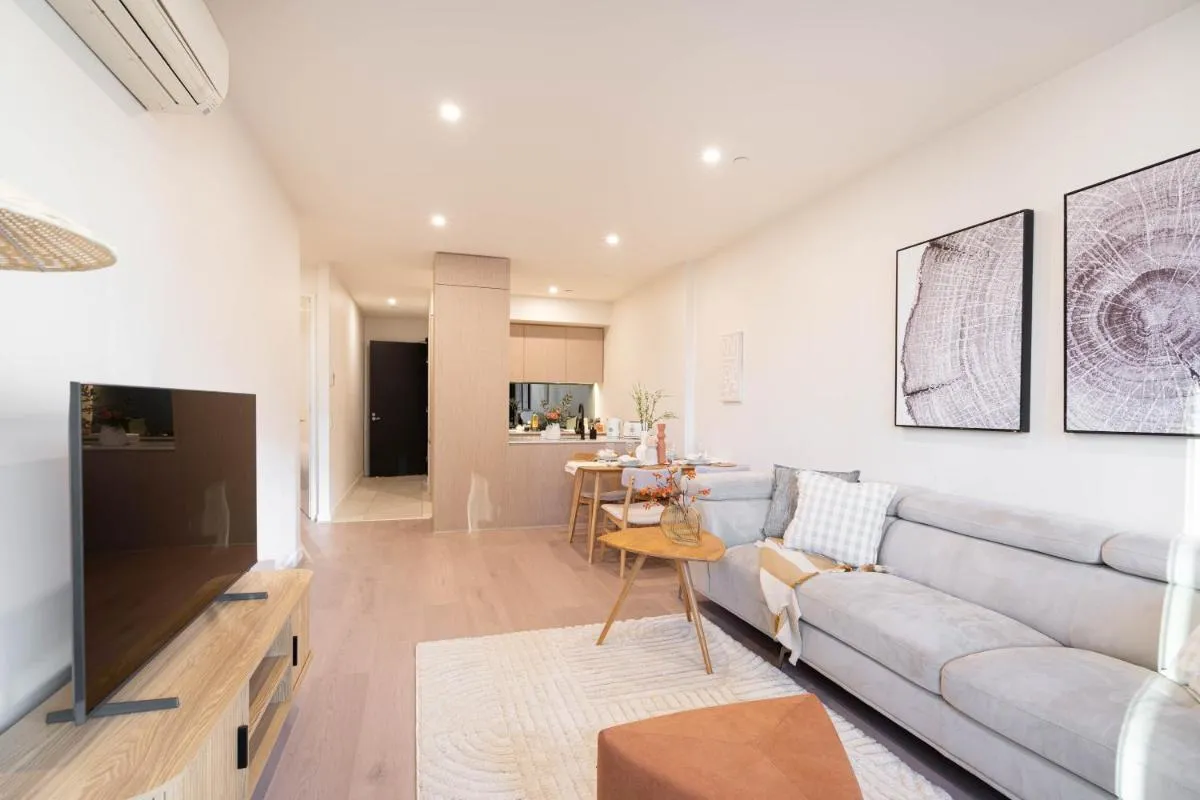 Unparalleled City Convenience 2BR apt Free Parking #EQ07 — 5