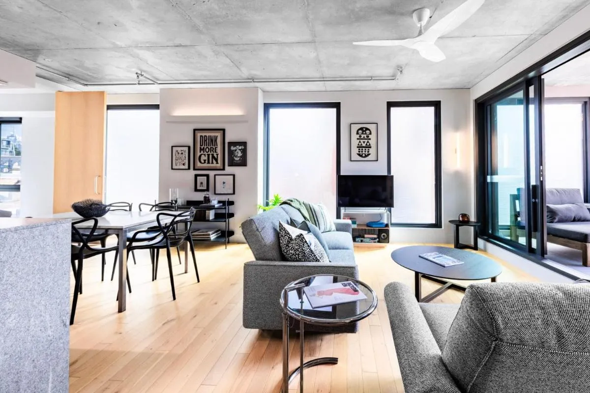 Upscale Collingwood Retreat – High-End Apartment with Car Park — 5
