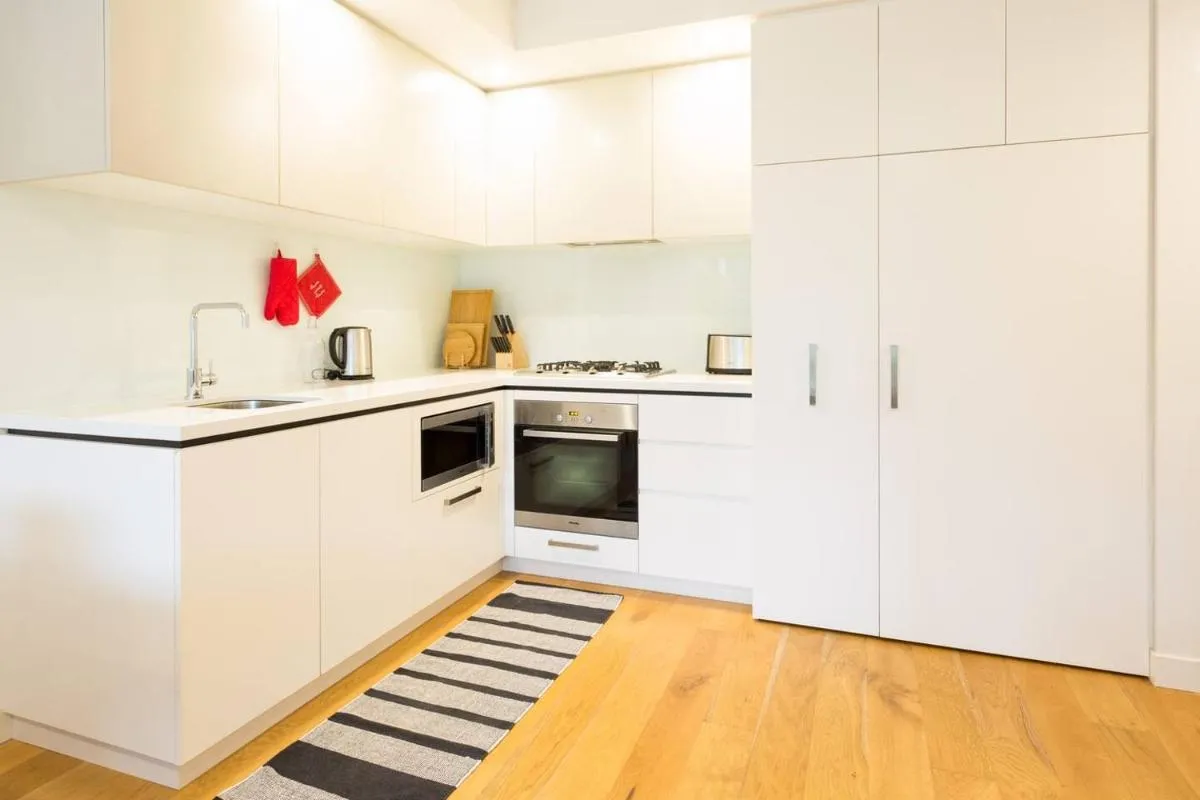Urban Stay in Trendy Windsor close to Chapel St — 4