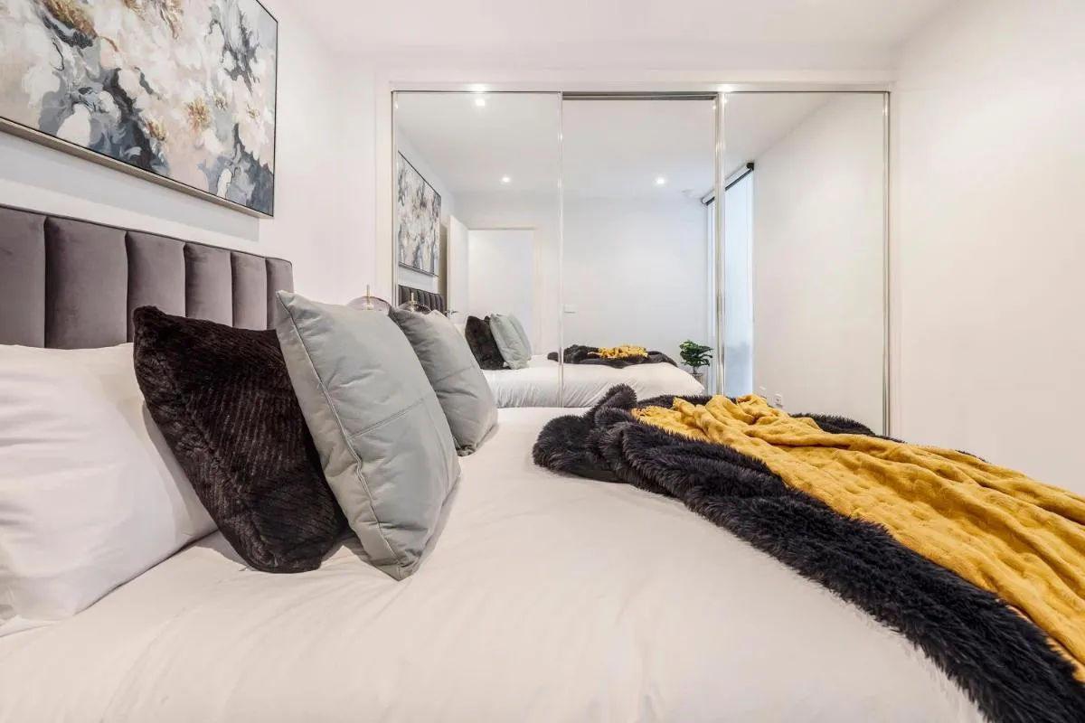 VAQUAY Odyssey In Caulfield North — 2