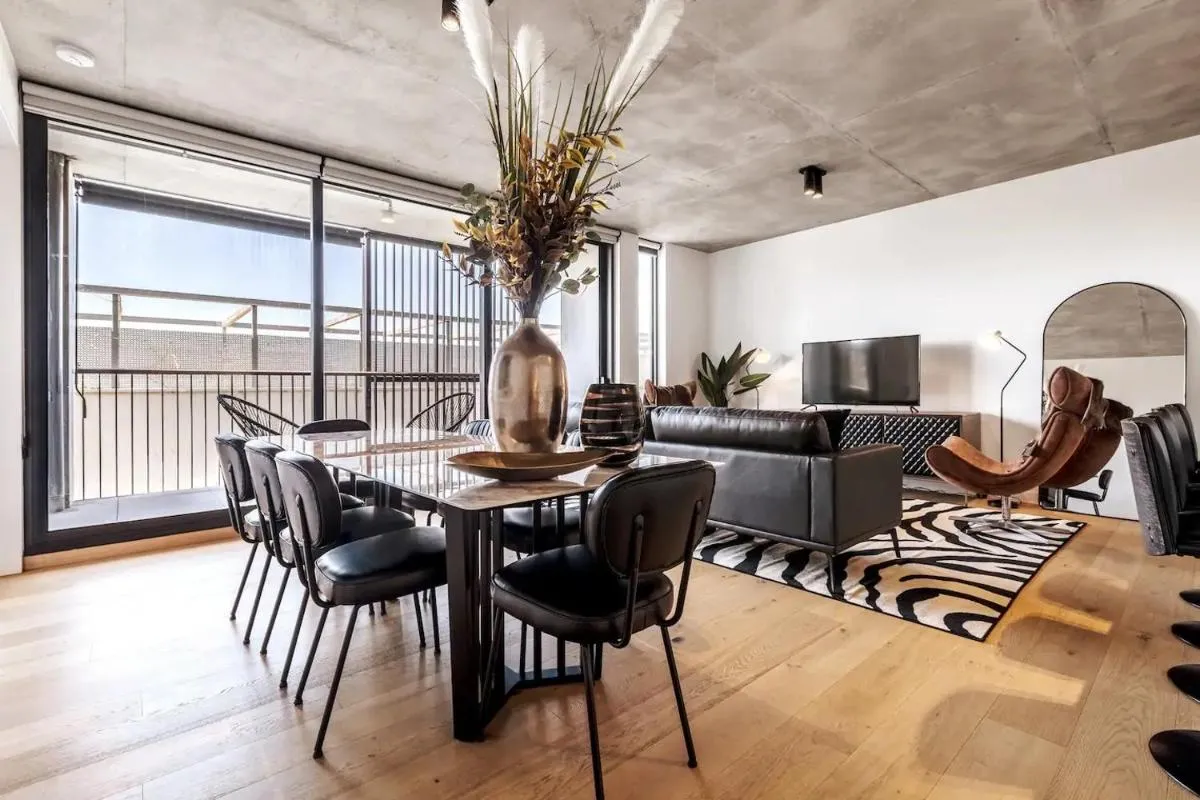 Villa Casa ~ Designer 3BR Apt~2Car~Perfect Getaway — 4