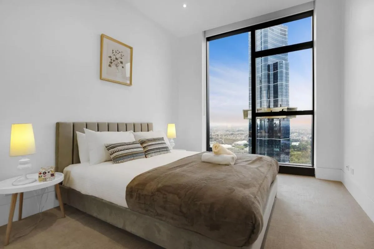Wake Up to the Sunrise Next to Casino with Sky Pool — 2