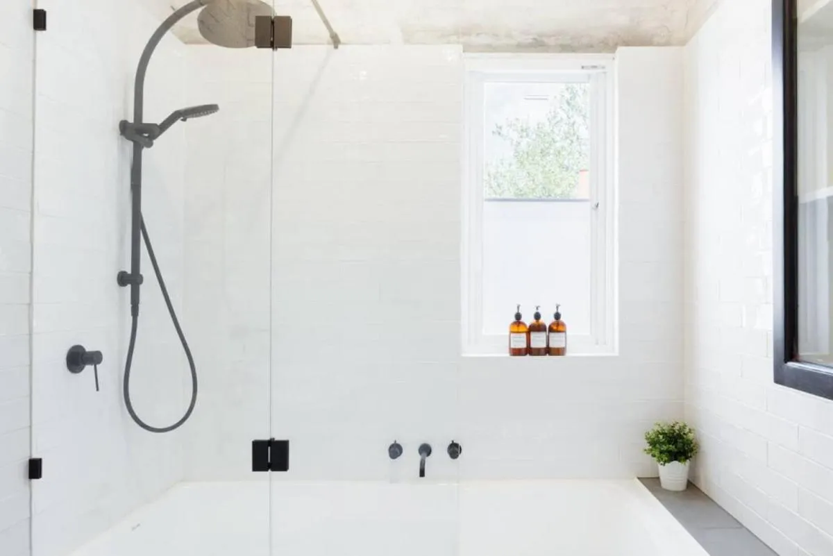 Walk to the Beach from a Stunning Elwood Apartment — 3