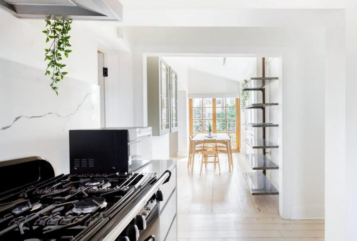 Walk to the Beach from a Stunning Elwood Apartment — 4