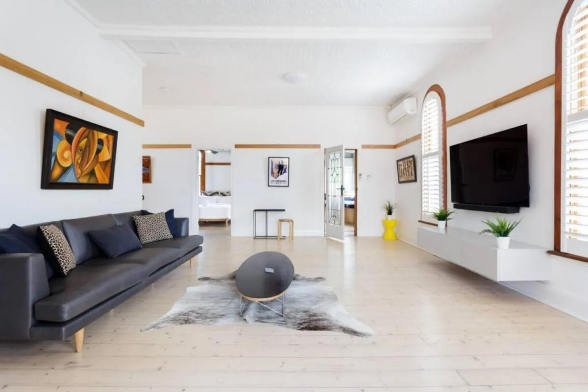 Walk to the Beach from a Stunning Elwood Apartment — 5