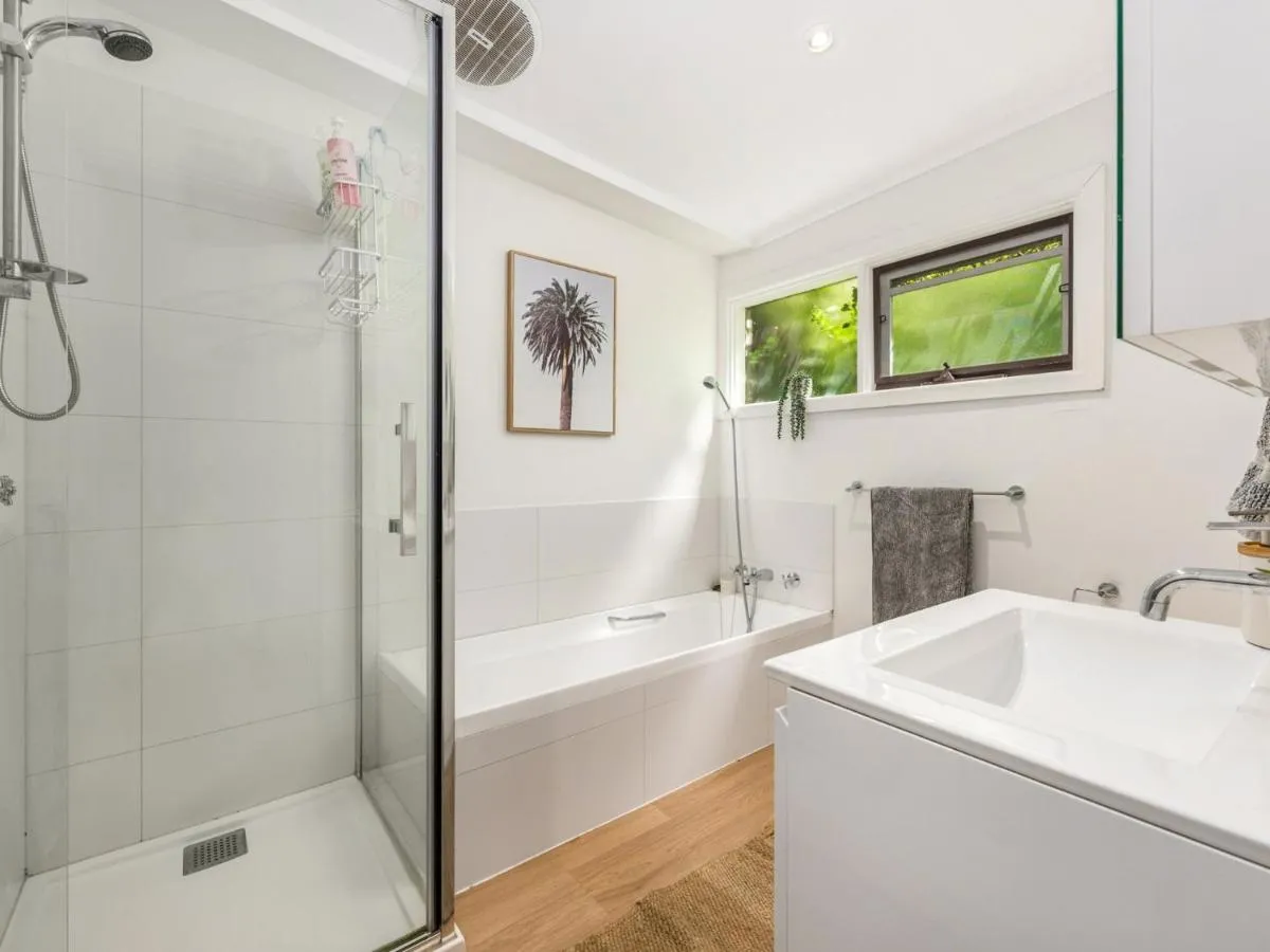 Walk to the MCG & AAMI Park – Free Late Checkout – Great location & Backyard — 3