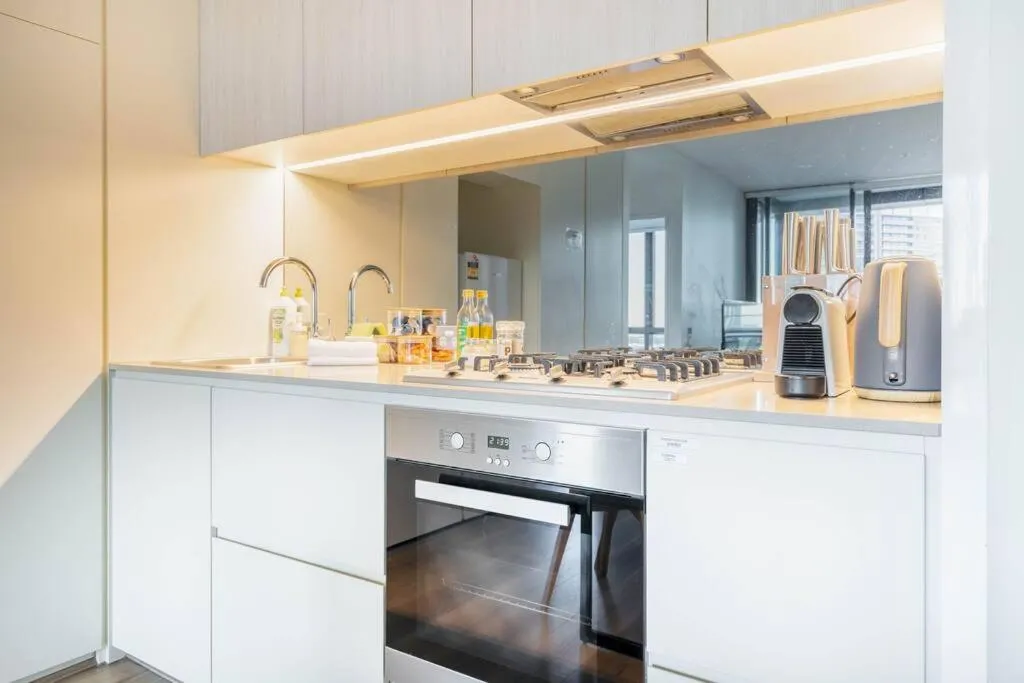Waterfront 2BR Docklands apt w Balcony&FreeParking#8316 — 5