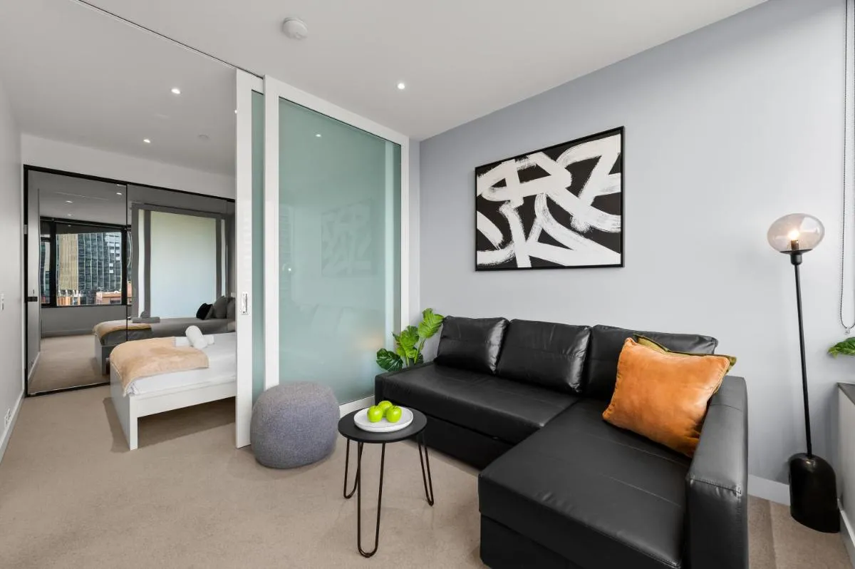 Welcoming CBD Park Views Retreat — 2