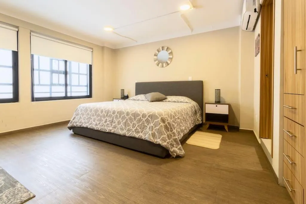 Image of 101 Lovely 2Bdrm 2bath apt AC Rooftop