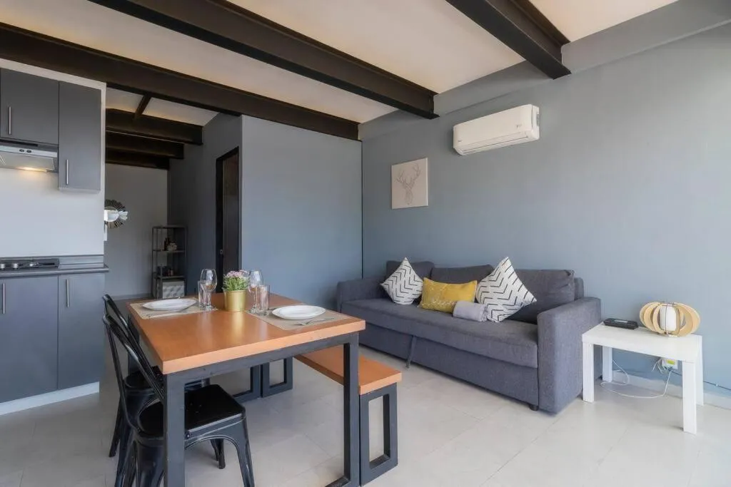 Image 2 of 2Ph Large 2Brm 3 bath AC private terrace apt