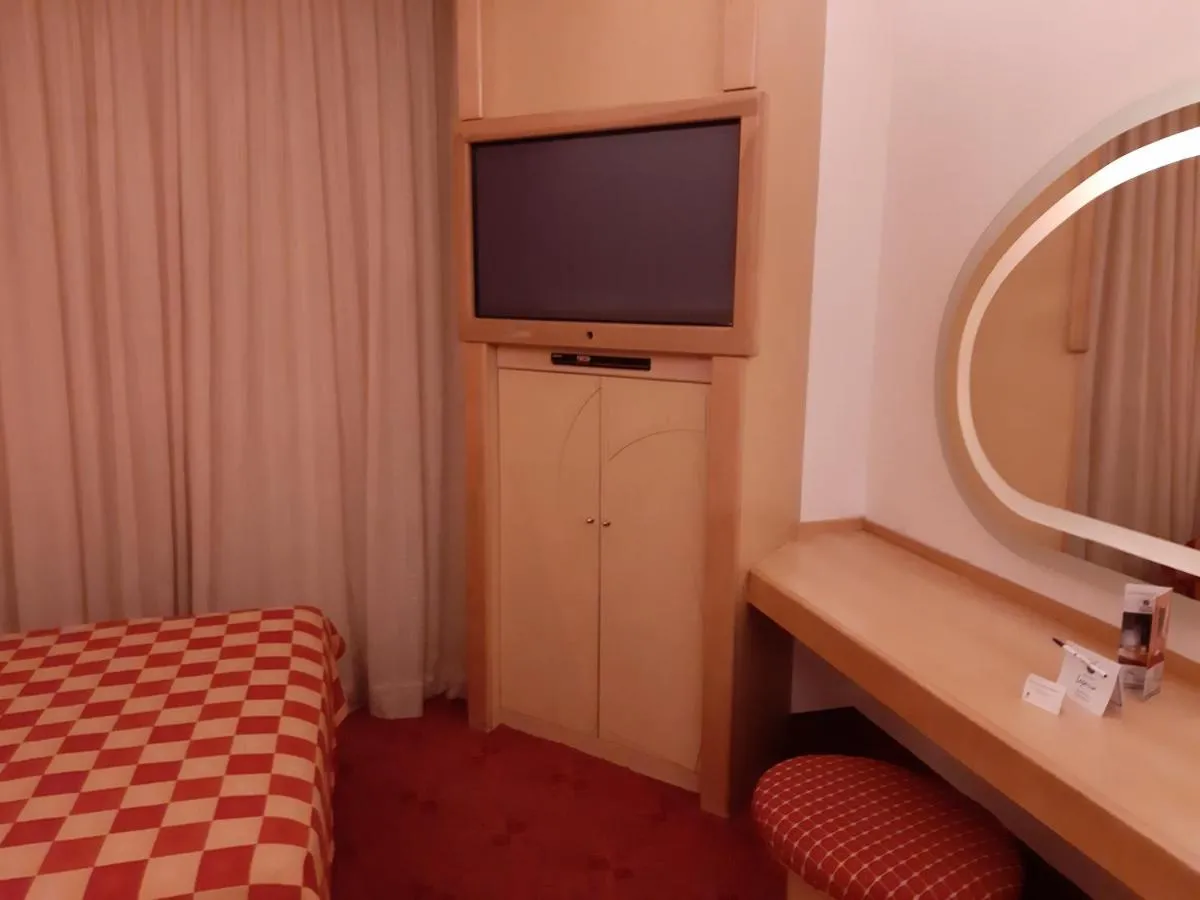 Image 1 of AUTO HOTEL LEGARIA