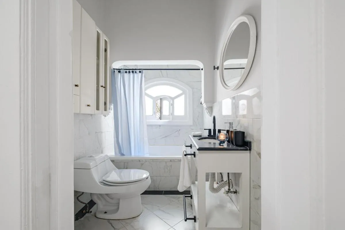 Image 2 of Bright Modern 2BR & Private Terrace, Next to Roma Norte