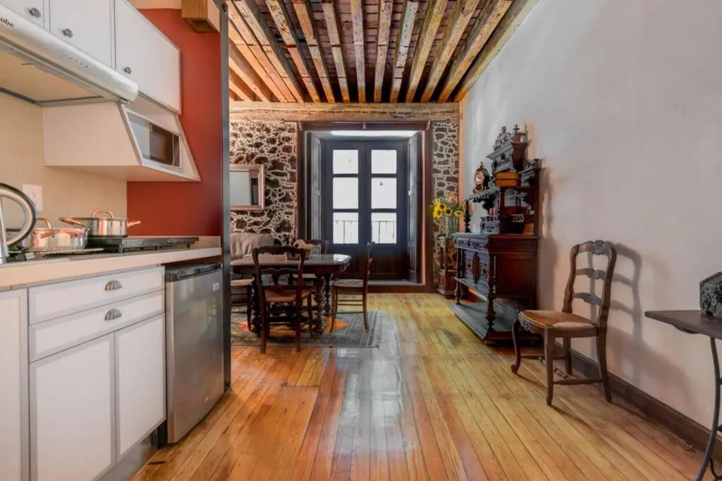 Image 3 of CASA SAUTO 2 suites in Downtown