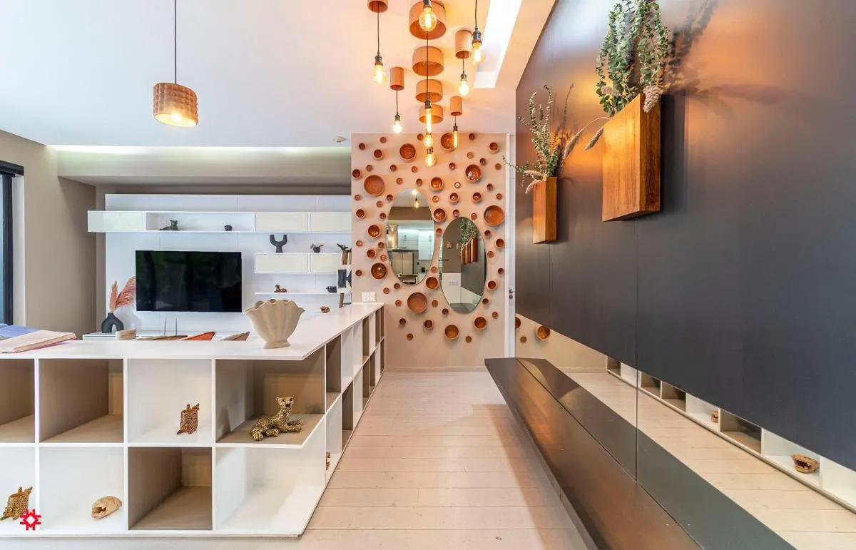Image 1 of Casa Magenta by Kukun