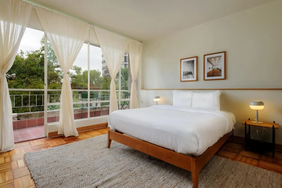 Image 1 of Delightful 2BR with Balcony in Roma Norte