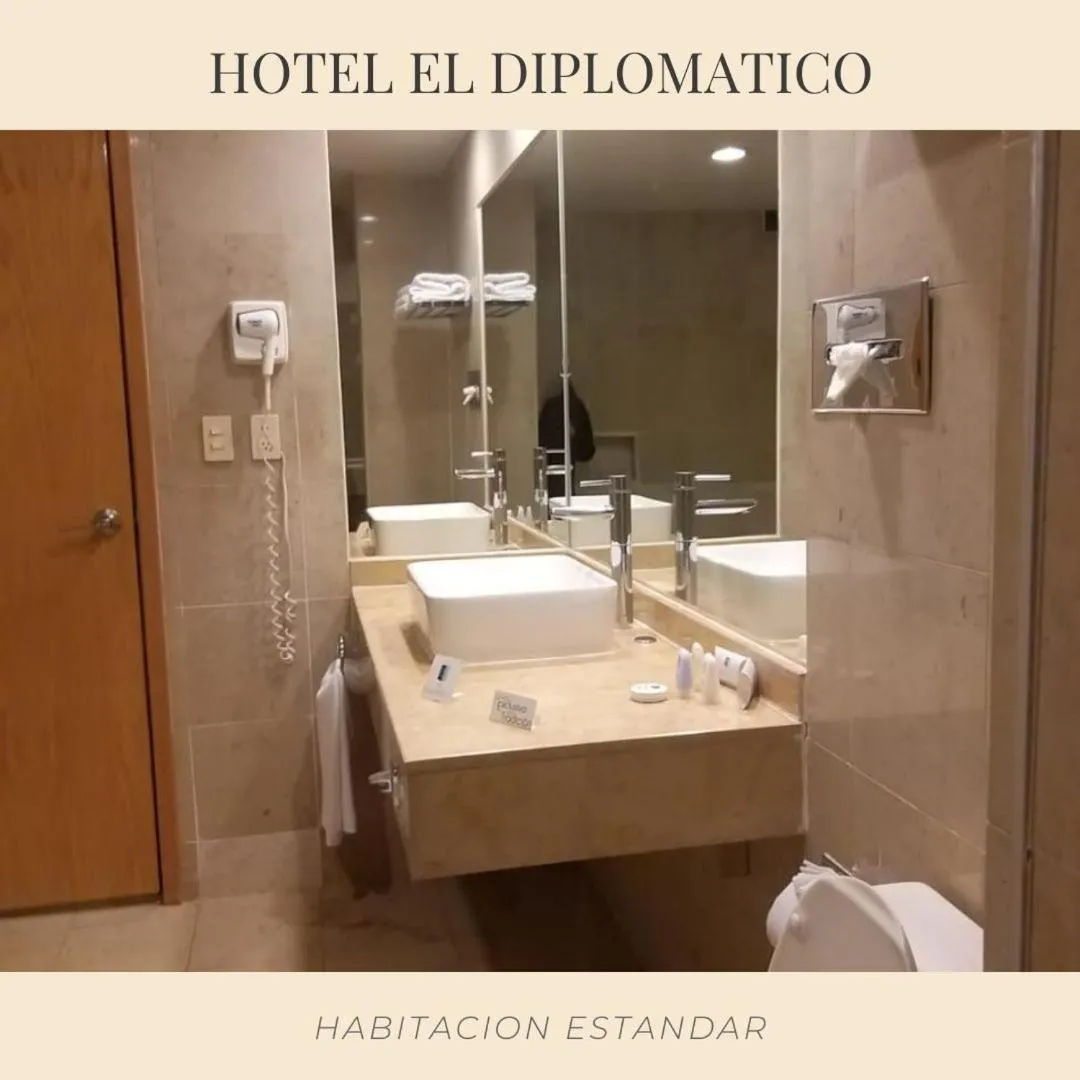 Image 3 of El Diplomatico